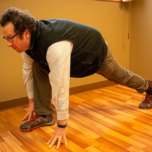 Stretch2b Man in lunging position