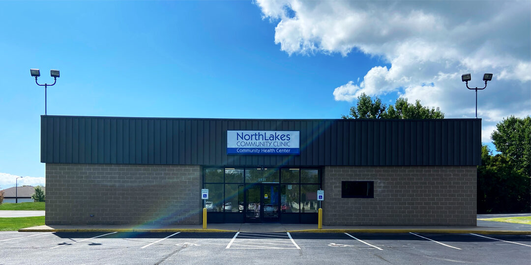 Marinette-Clinic-Featured-Image Outside of brick building