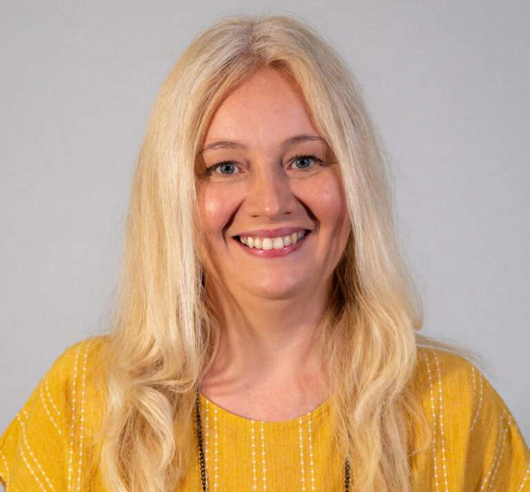 Stephanie Schultz Web 1 768x713