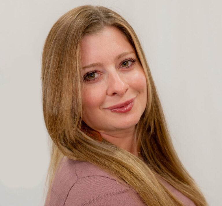 Web JenniferHalverson 768x713